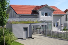 Carport mit extensiver Dachbegrünung